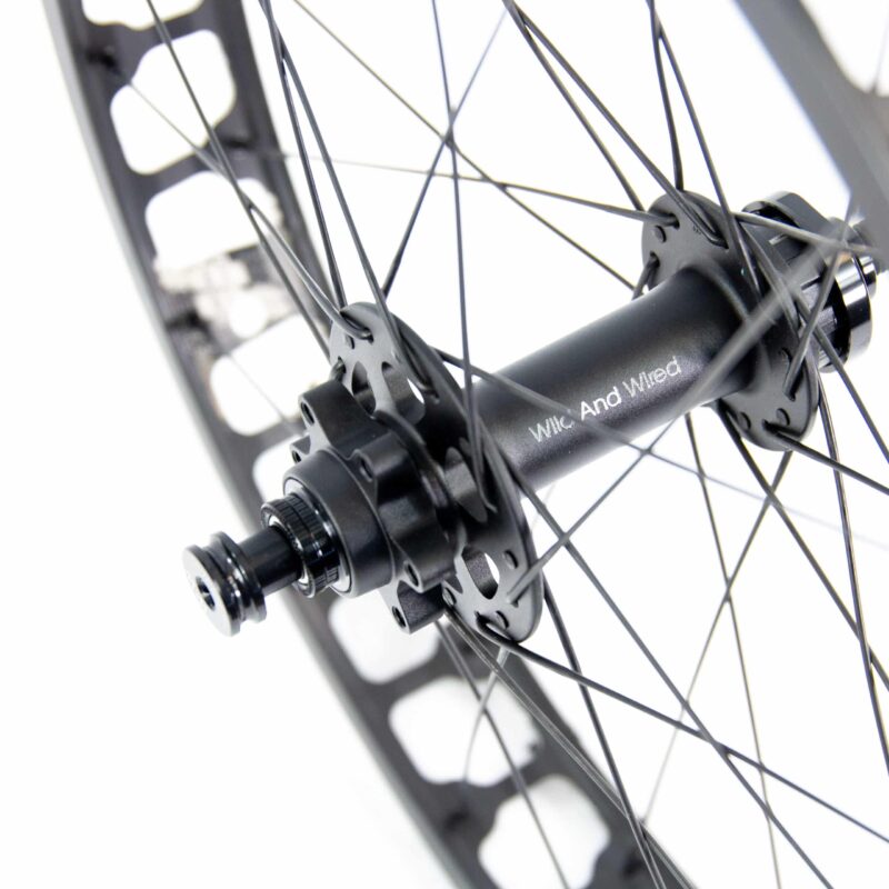 Roue arrière WAW Hashtagg Edition Noire 19'' Disc + Axe & Ecrou – Image 2